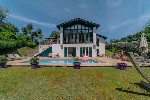 Premium home in St Jean de Luz, heated pool