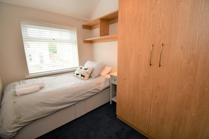 Единечна спална соба