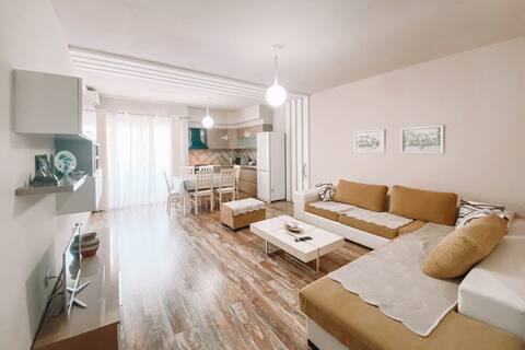 Cozy and spacious 2 bedroom apartment in Shëngjin.