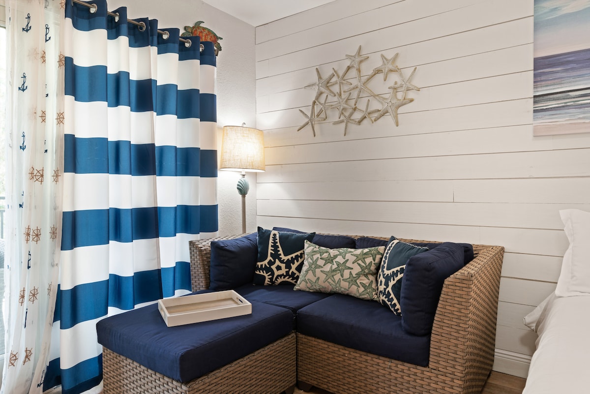 Top Airbnb: Perfect Island Private Getaway-Walk2Beach-Village in St. Simons