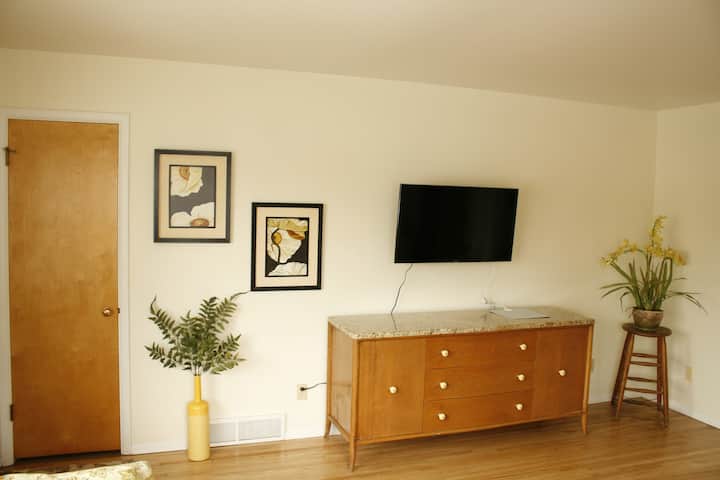 Great 4 Bedroom 2 Bath House Fully Furnished! - Great Falls, MT