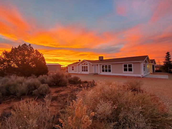 Jack Rabbit Ranch 2.5 Acre Red Cliff Retreat Houses for Rent in