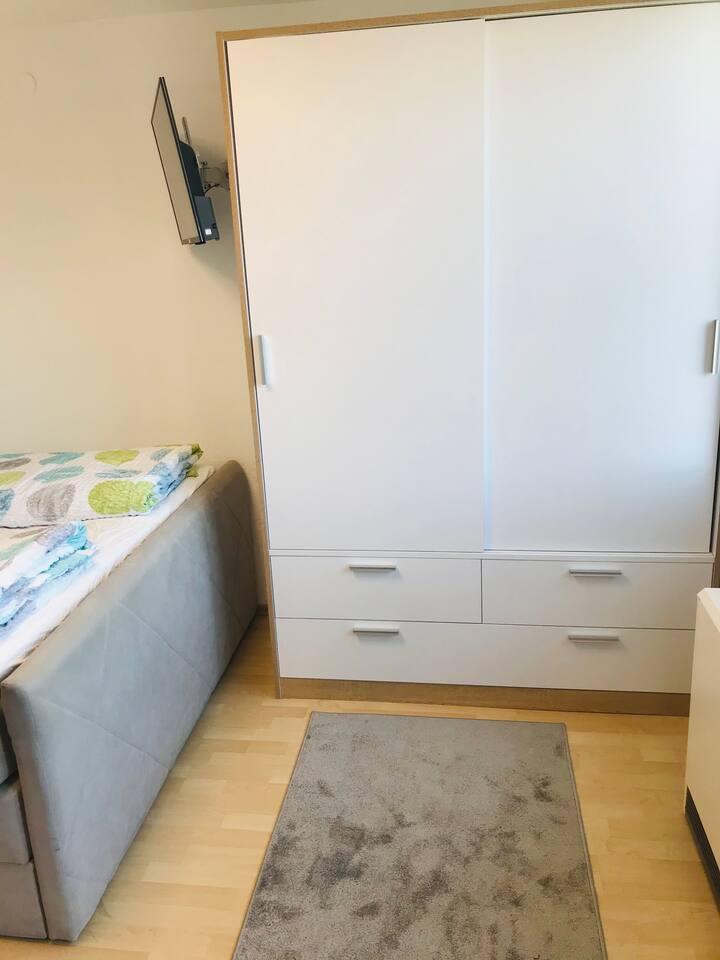 Ambienti i ndenjjes/fjetjes