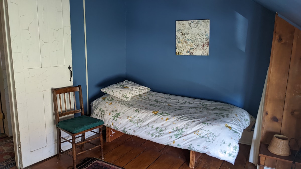 საძინებელი 4