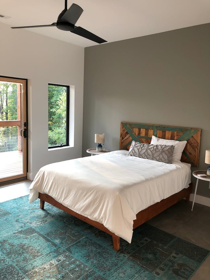 חדר שינה שני למטה. 