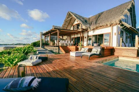 NEW! Spinosa Tofo Beach Main House