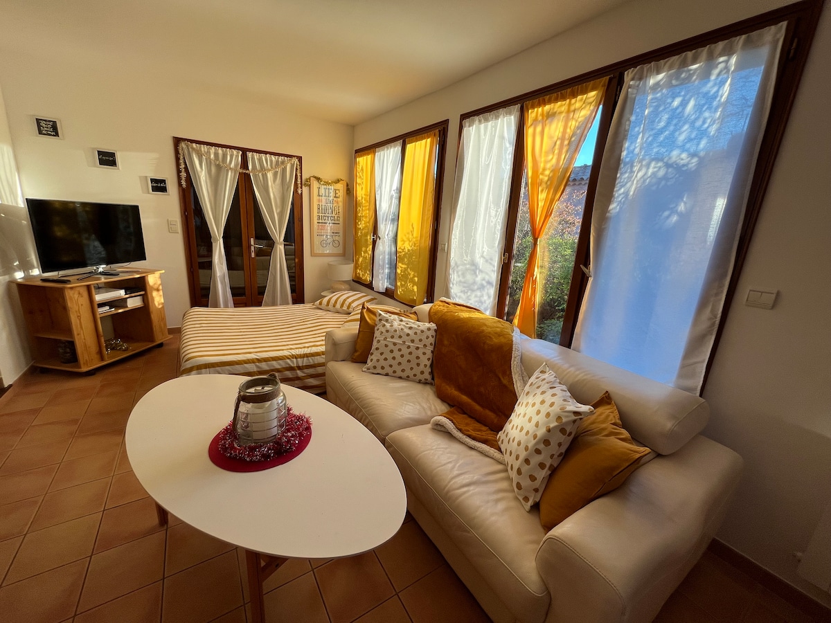 Top performing Airbnb: La Ciotat Cosy Home in La Ciotat