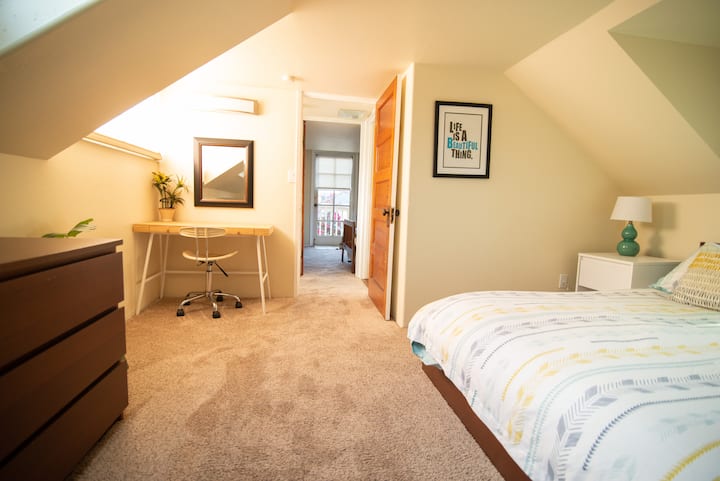 Оваа соба сега е мојата детска соба. Следуваат нови фотографии 