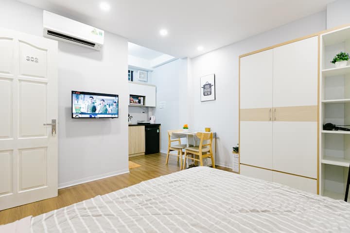 Studio, Lift, Hoan Kiem, Near Old Quarter #D02 - Hanoi