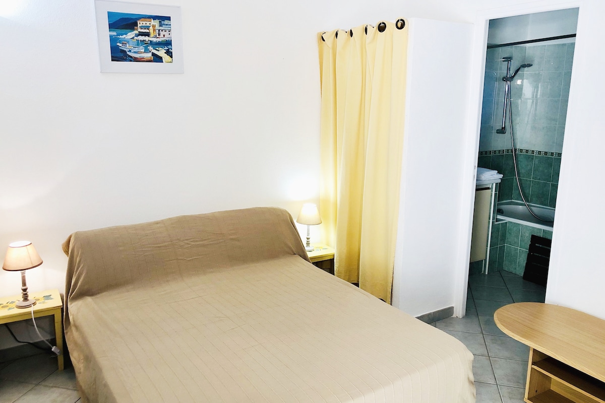 ستوديو 140 سرير