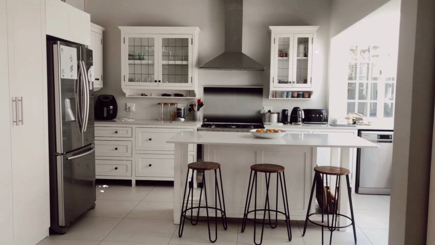 Beautiful stylish family home in the burbs W solar gallery image 5