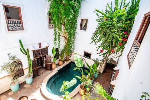 RIAD with 2 Patios & Heated Pool - MEDINA