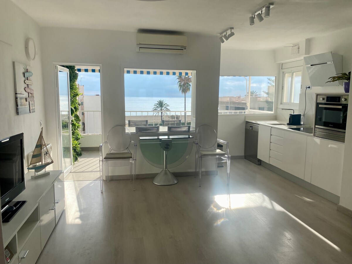 Anuncio de Airbnb popular: Apt. with ocean & beach views en El Vendrell