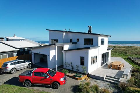 Modern Home w/ Ultimate Beach Front Views