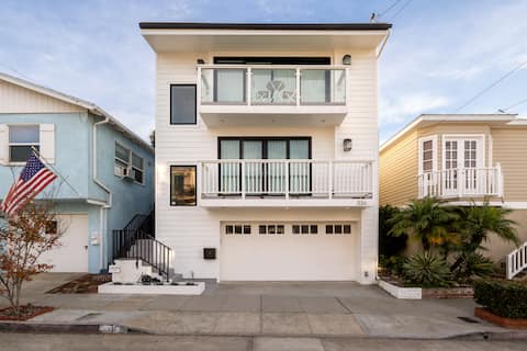 Remodeled beach house 2 blocks from strand!