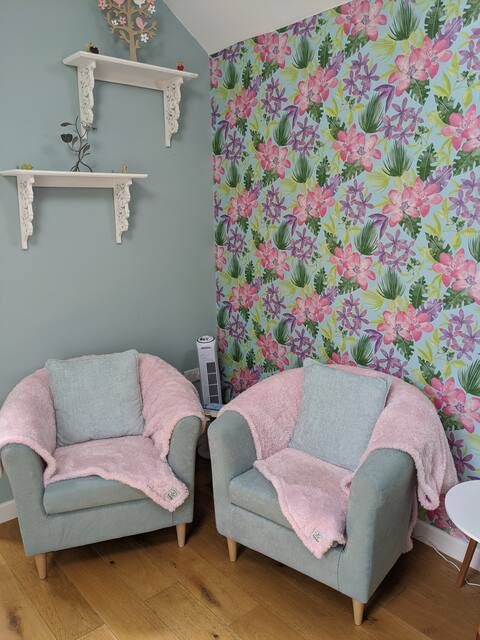 Popular Airbnb listing: Tiny Pebbles Retreat in Newquay