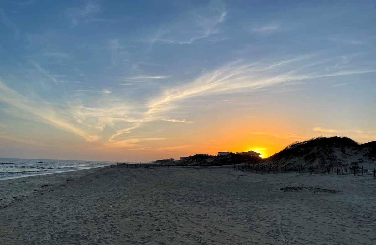 Beachfront on St. George Island Beachin' It Right!