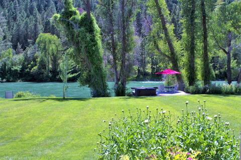 300 ft River Frontage  on South Fork, Snake River