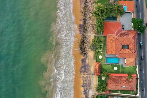 Ivy Beach - Private Beach front Villa (24 pax)