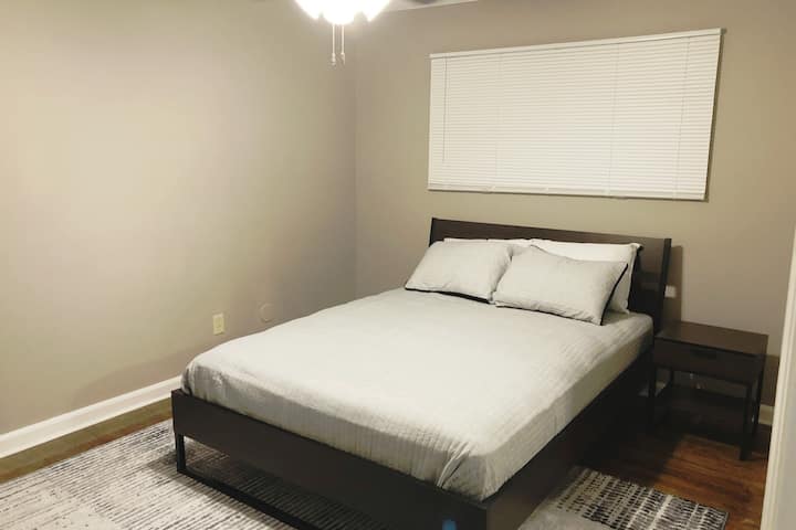 ¡Dormitorio 2 con cama tamaño queen nueva!