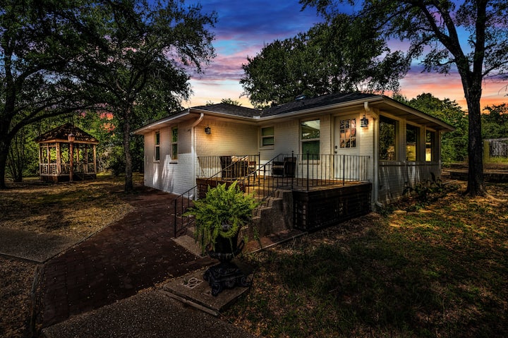 The Guest House Houses For Rent In Waco Texas United States