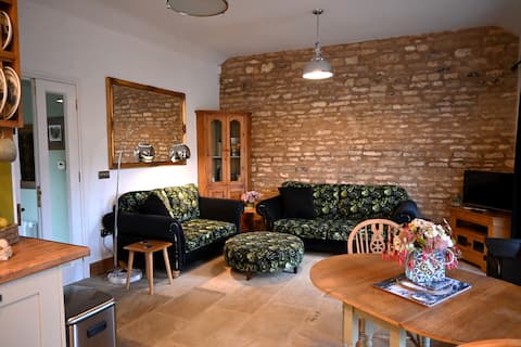 Successful Airbnb property: Rookery Nook Digby, cosy cottage nr Lincoln in North Kesteven