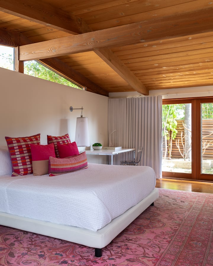 غرفة النوم الرئيسية.