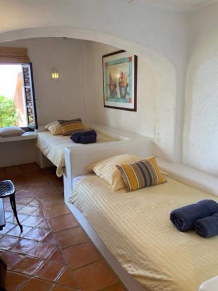Bungalow B