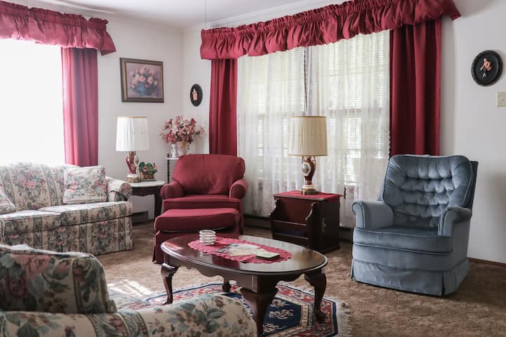 Hike Seneca Rock/spruce Knob
Game Room, Wifi, Cozy - Spruce Lake, Whitmer