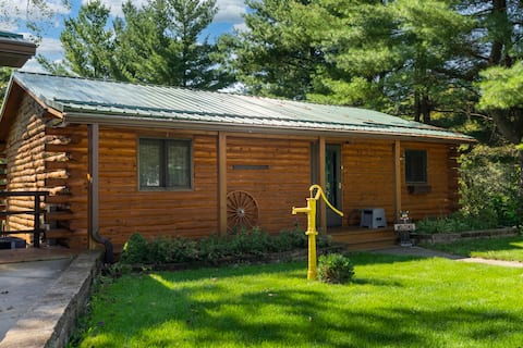 Lake Cabin w/ King Bed & Fire Pit near Dells, Ski