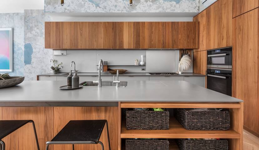 Modern 4700 SF house in heart of Williamsburg gallery image 3