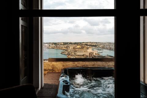 Palazzo Penthouse with Panoramic Private Jacuzzi