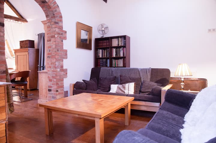 Charming 18th Century Georgian Barn Conversion. - Southwell
