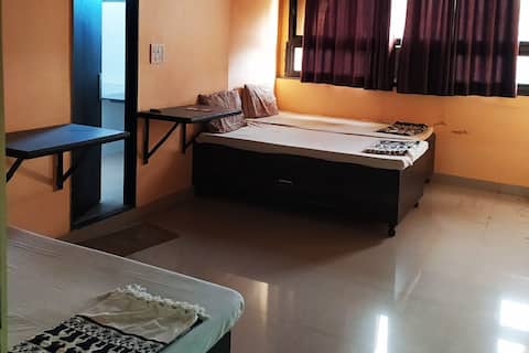 Sunny's Homestay - Private AC room in Margao City