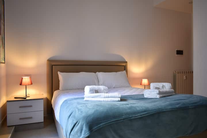 Bedroom 3: Double bedroom, private bathroom, air conditioning, wardrobe, desk, smart TV (NETFLIX subscription included), soundproof windows.