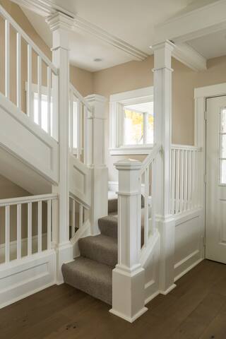 Charming Boxwood Cottage in Linden Hills gallery image 5