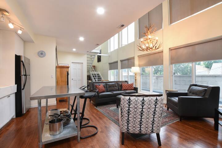 Amazing City Get Away. Perfect for Entertaining! gallery image 4