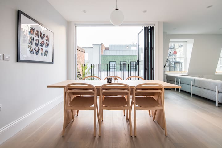 Incredible Leicester Sq 2BR – Terrace, Netflix & N