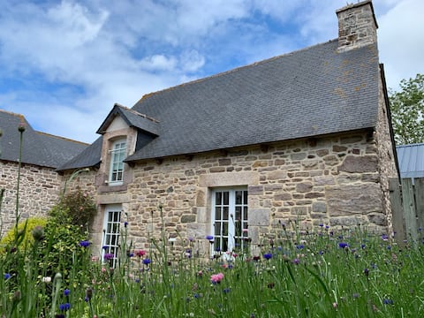 Annonce Airbnb populaire: The ban – the City of Es Renais à Erquy