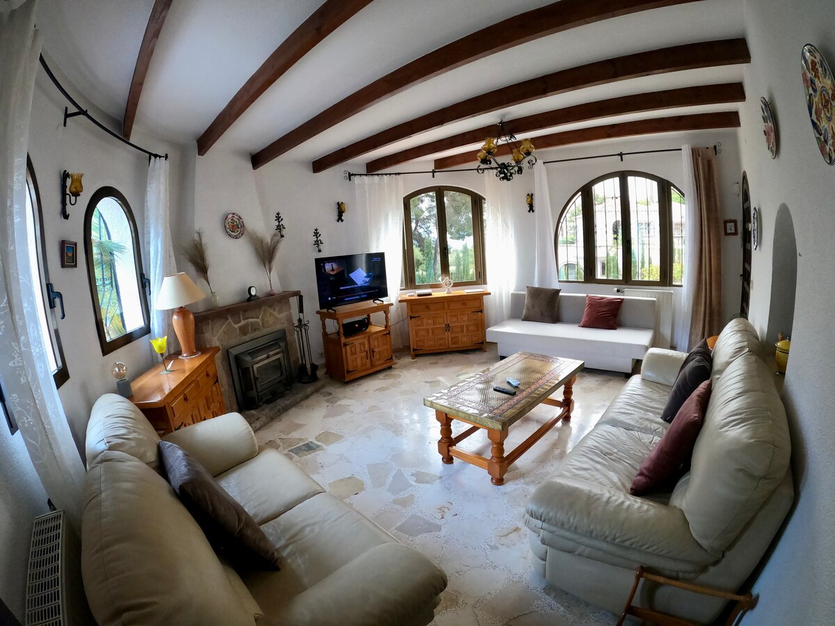 منطقة غرفة المعيشة الرئيسية