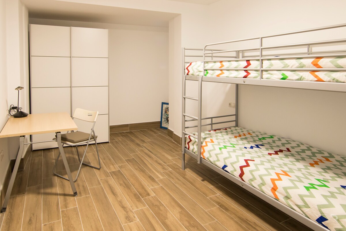 Chumba cha kulala 2 na kitanda cha ghorofa