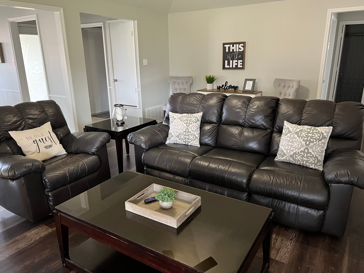 Successful Airbnb property: The Fairway - Your Home Away From Home in North Texas Lakes