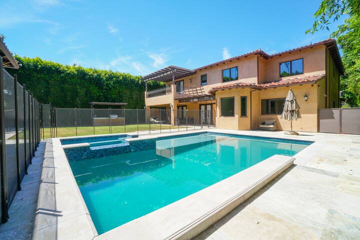 Elegant 6BR Spanish Villa w/Pool, Spa & BBQ