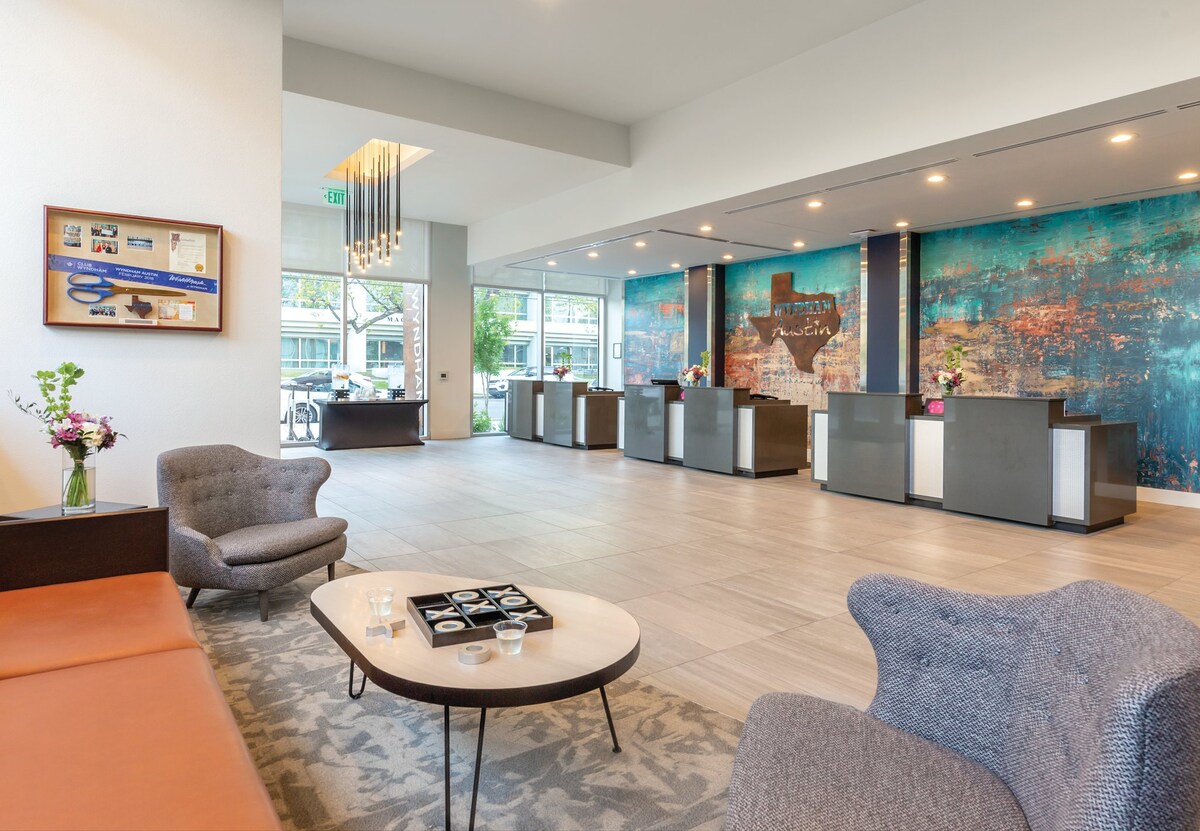 STAY AT OUR LUXURY RESORT - Studio Suite!