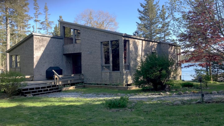 Stunning waterfront on Deer Isle