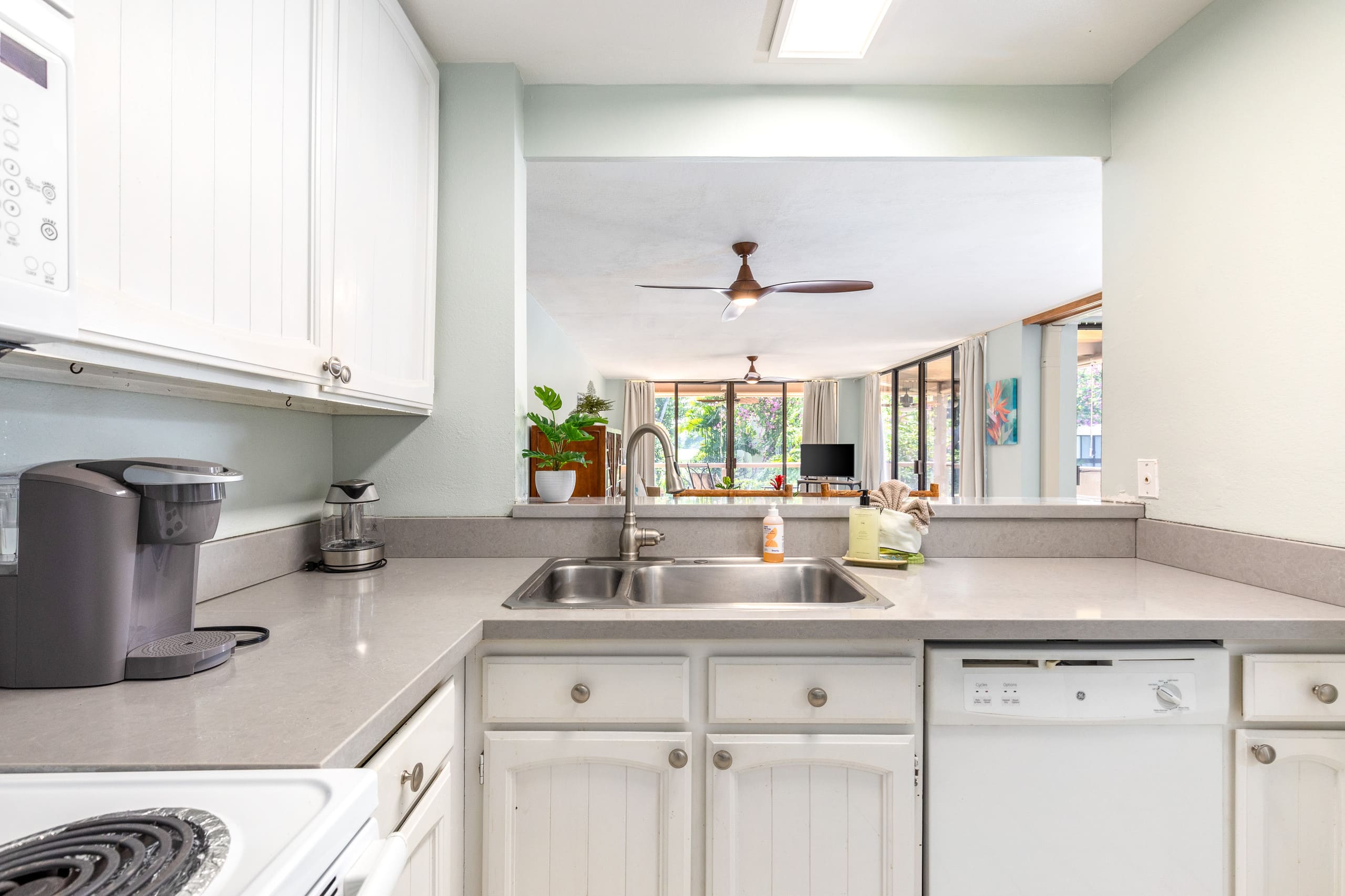 Condo in Kailua-Kona · ★4.8 · 2 bedrooms · 3 beds · 2 private baths - Image 8