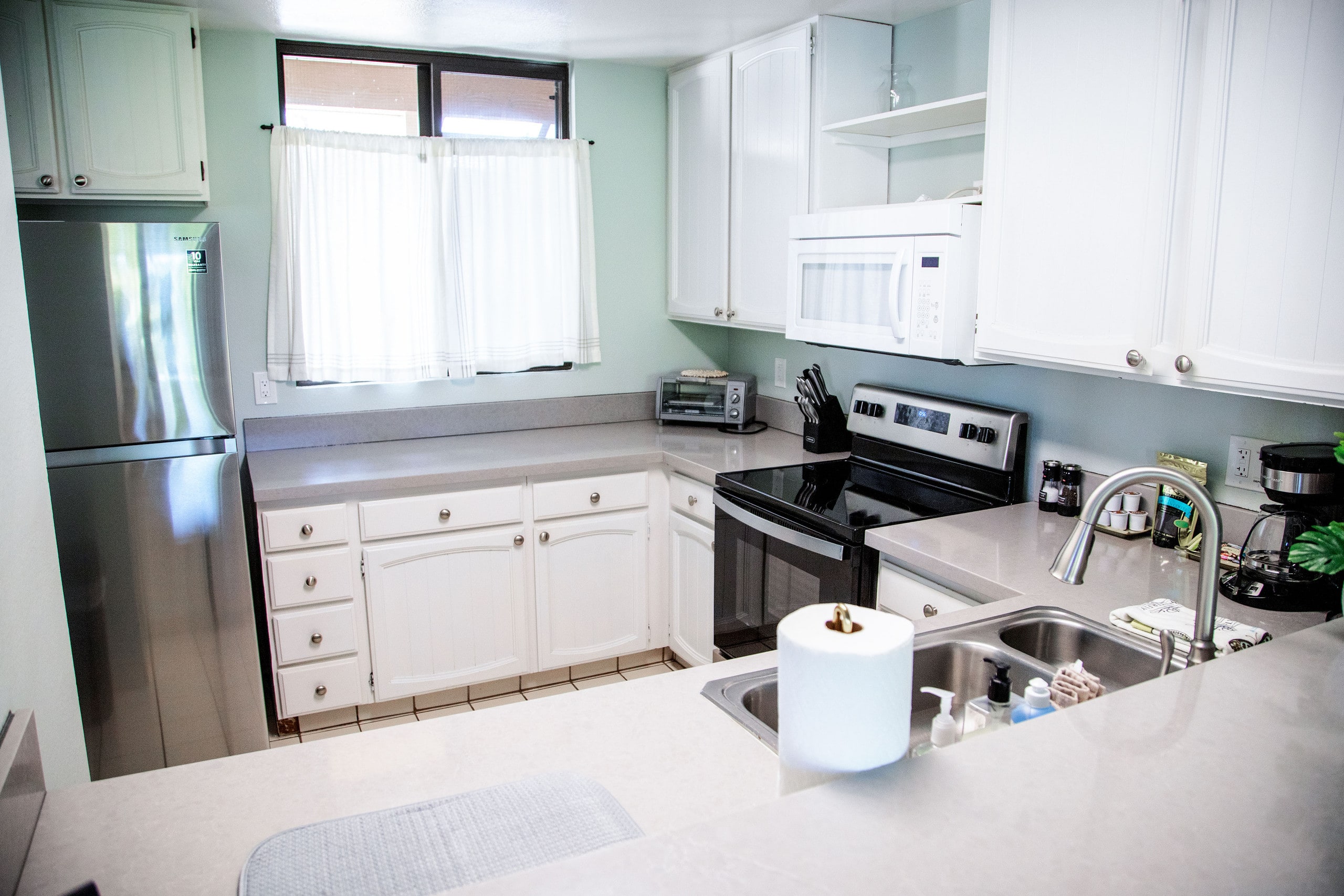 Condo in Kailua-Kona · ★4.8 · 2 bedrooms · 3 beds · 2 private baths - Image 11