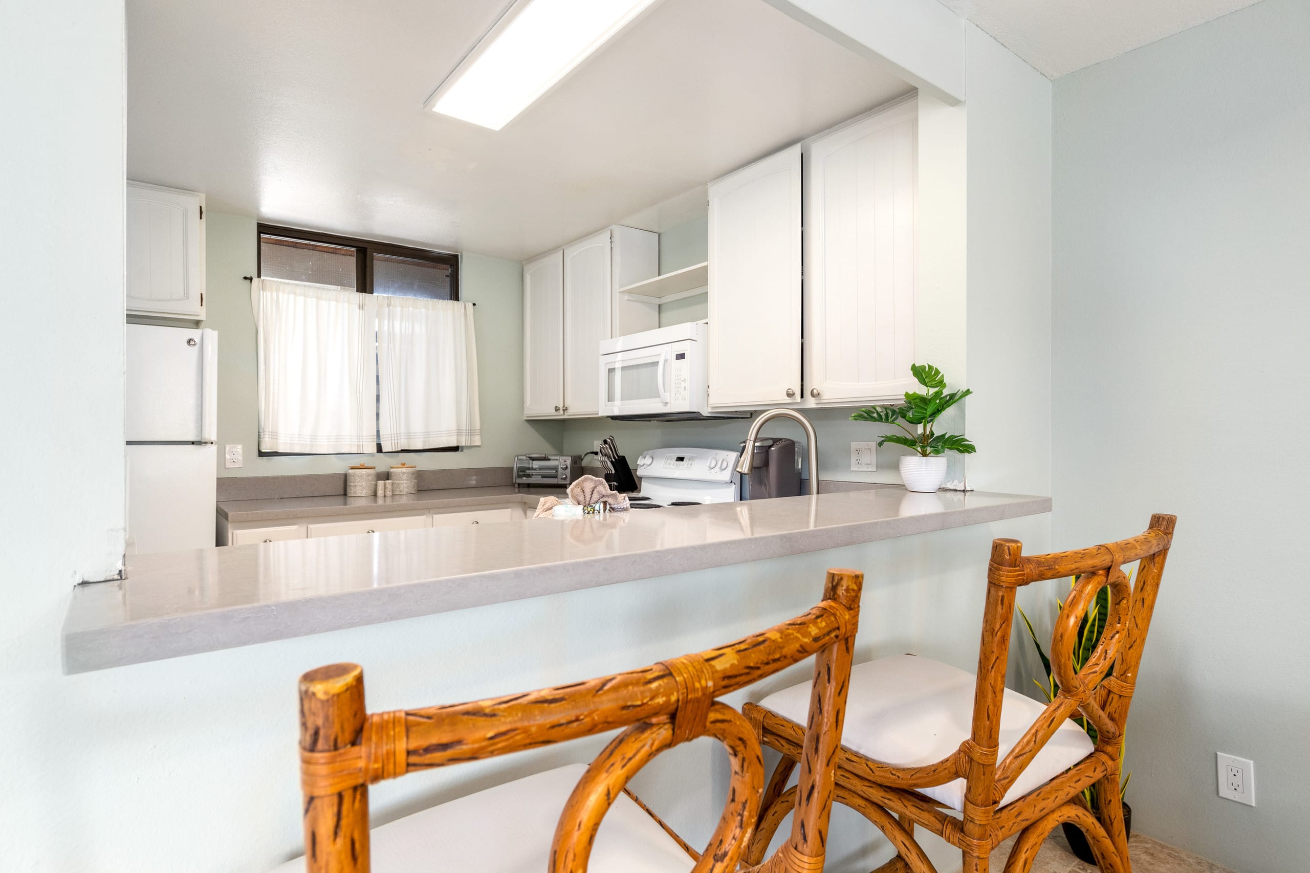 Condo in Kailua-Kona · ★4.8 · 2 bedrooms · 3 beds · 2 private baths - Image 7