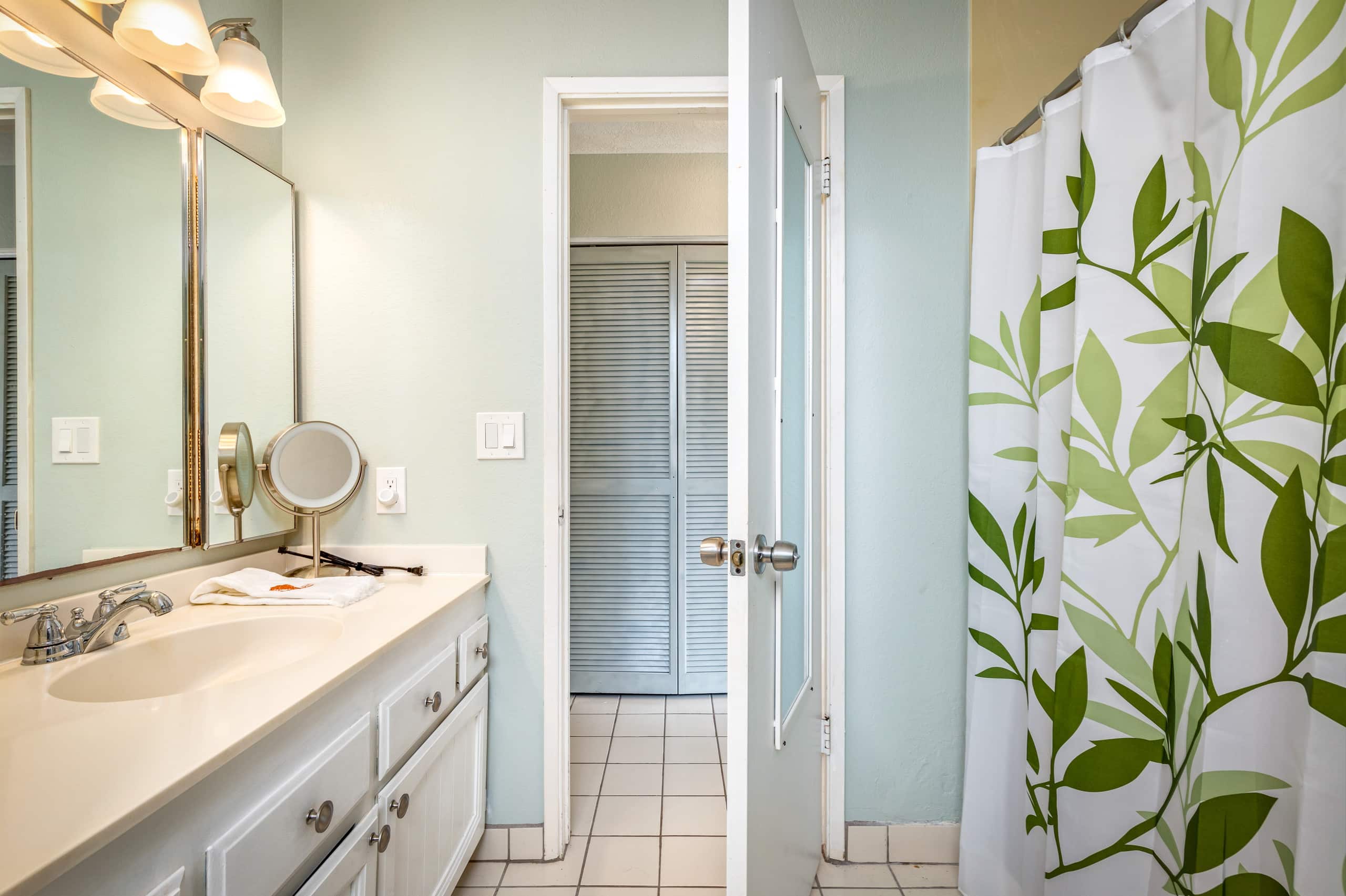 Condo in Kailua-Kona · ★4.8 · 2 bedrooms · 3 beds · 2 private baths - Image 19