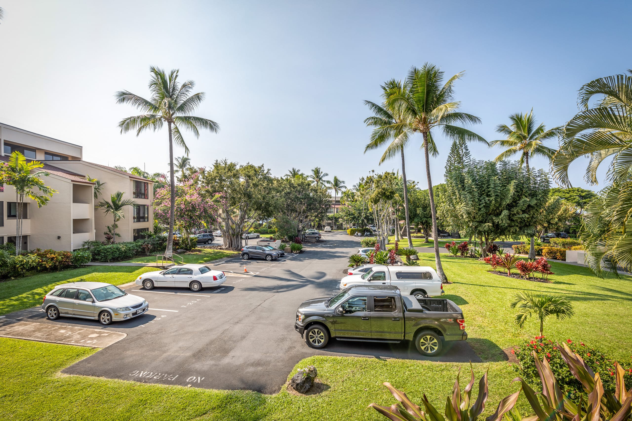 Condo in Kailua-Kona · ★4.8 · 2 bedrooms · 3 beds · 2 private baths - Image 27
